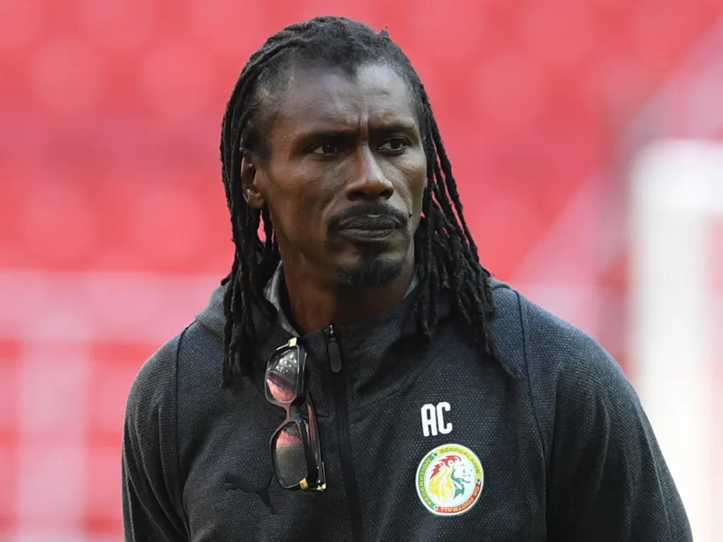 Kocha wa timu ya taifa ya Senegal, Aliou Cisse alipata matatizo ya kiafya, akawahishwa hospitalini kufuatia ushindi dhidi Cameroon, lakini sasa anaendelea vyema baada ya matibabu.